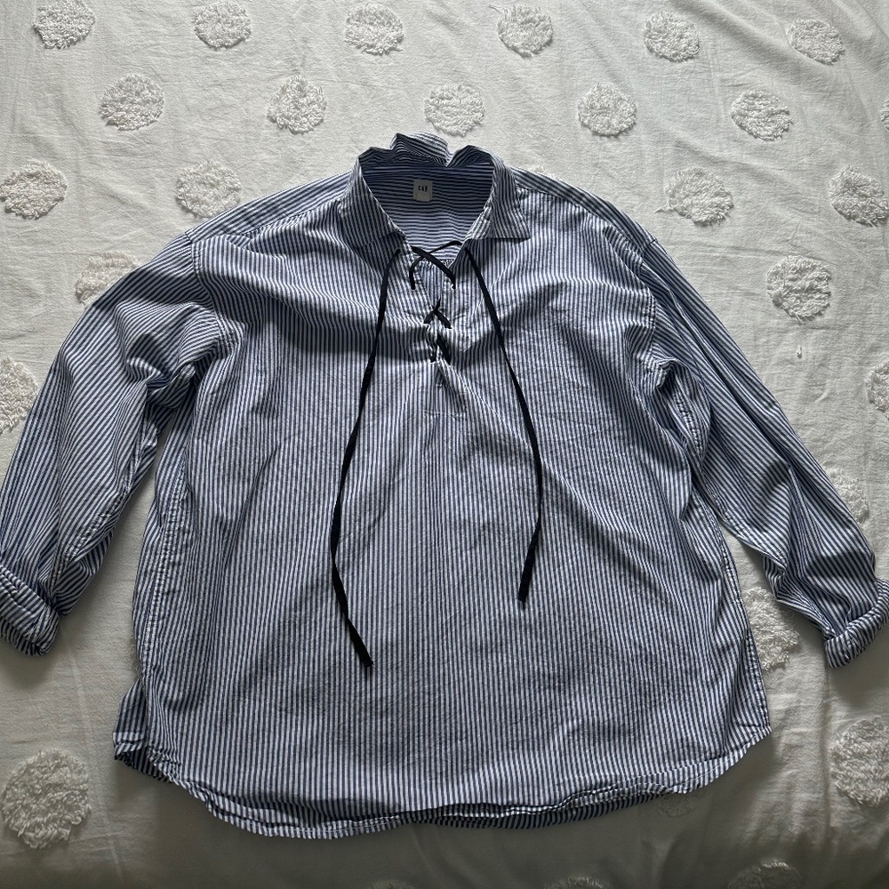 Gap shirt